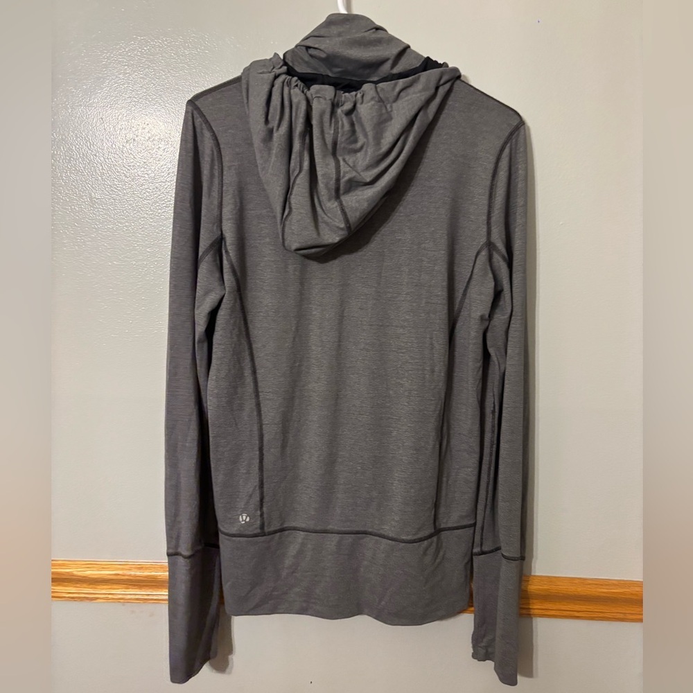 Lululemon Gray Swiftly Tech Running Jacket Size 1… - image 2